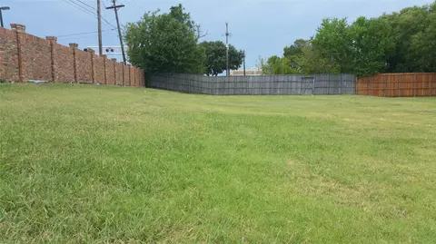 3701 Canon Gate Cir, Carrollton, TX 75007
