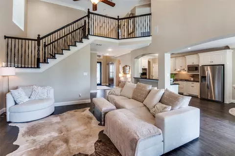 Living - 903 Canvasback Ct, Euless, TX 76039 photo 2 of 3