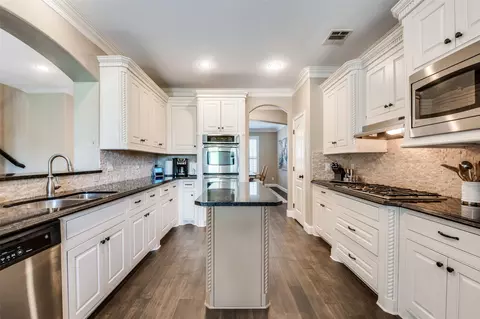 Kitchen - 903 Canvasback Ct, Euless, TX 76039 photo 1 of 2