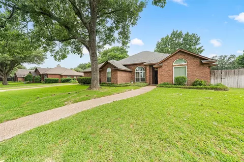 9205 Yellow Stone Rd, Waco, TX 76712