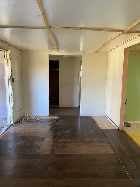 303 Pecan St, Bardwell, TX 75101