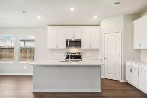 990 Linden Ct, Lavon, TX 75166