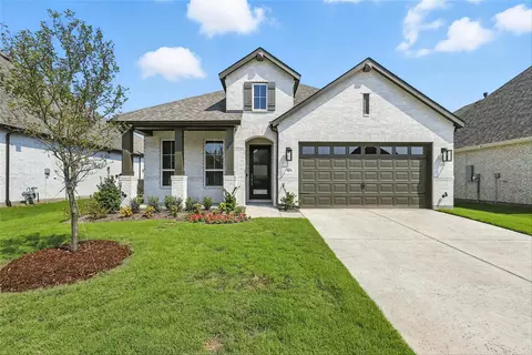 541 Lockhart St, Waxahachie, TX 75165