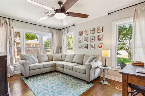 Living - 3227 Macarthur Dr, Waco, TX 76708 photo 2 of 8