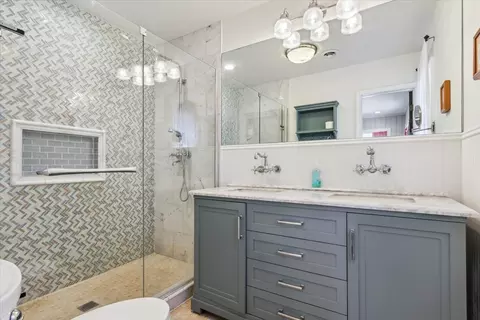 Bath - 3227 Macarthur Dr, Waco, TX 76708 photo 2 of 4