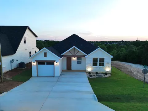 5600 San Jacinto Dr, Granbury, TX 76048