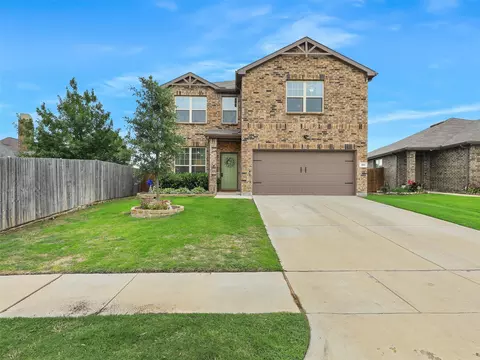 801 Billups Dr, Van Alstyne, TX 75495