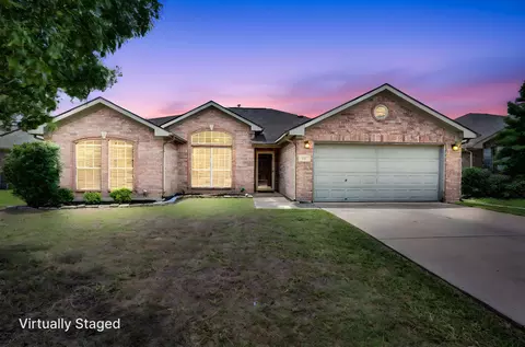622 Ember Ln, Mansfield, TX 76063