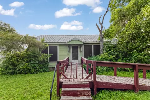 305 S Rusk St, Groesbeck, TX 76642