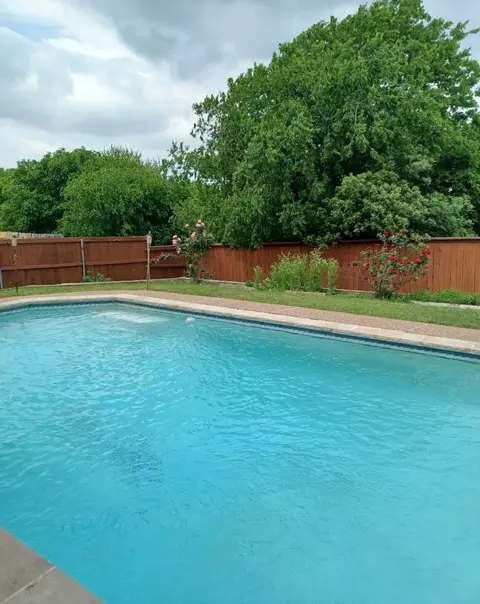 911 Blue Sky Dr, Arlington, TX 76002