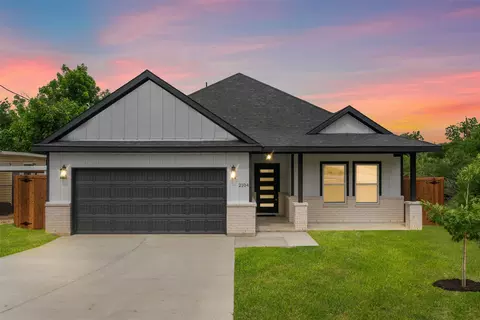 2104 Danner St, Fort Worth, TX 76105