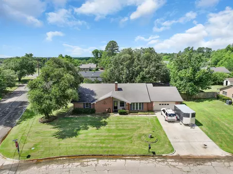 1440 Live Oak St, Sulphur Springs, TX 75482