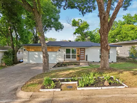2121 Forest Oaks Dr, Dallas, TX 75228