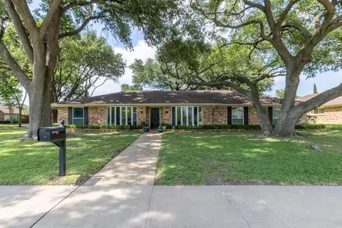 3811 Regent Dr, Dallas, TX 75229