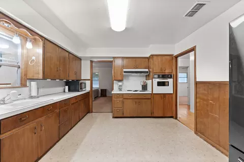 Kitchen - 400 E 6th St, Cameron, TX 76520 photo 1 of 3