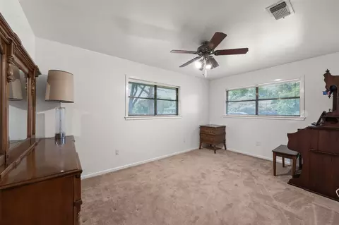 Bedroom - 400 E 6th St, Cameron, TX 76520 photo 2 of 6