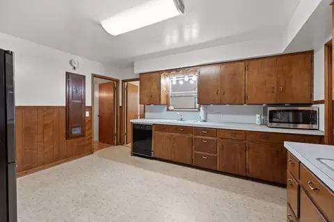 Kitchen - 400 E 6th St, Cameron, TX 76520 photo 3 of 3