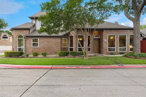 422 Arbor Creek Dr, Euless, TX 76039