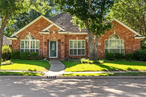 2117 Country Club Dr, Plano, TX 75074