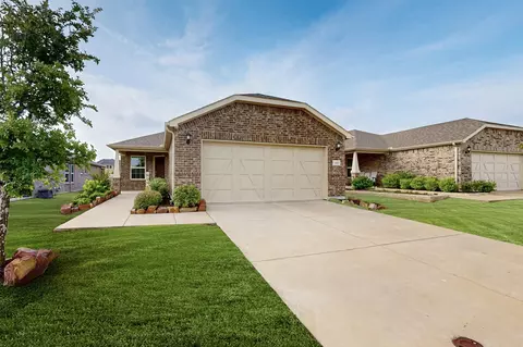 904 Rough Hollow Dr, Mckinney, TX 75071
