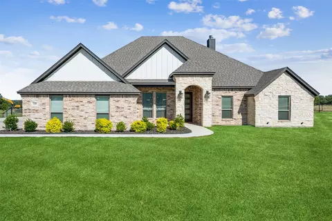1308 Green Ridge Rd, Weatherford, TX 76085