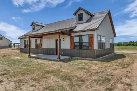 132 S Baese Rd, Elm Mott, TX 76640