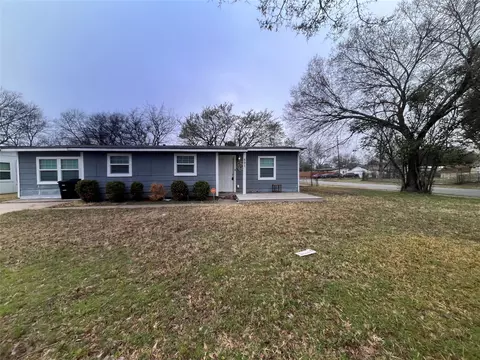 801 Grande Dr, Mesquite, TX 75149