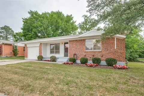 2018 Shawnee St, Denton, TX 76209