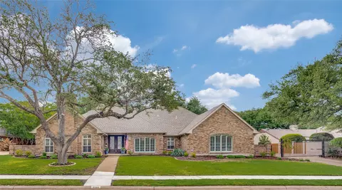 2304 Winding Hollow Ln, Plano, TX 75093