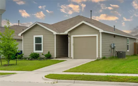 3165 Crestone Dr, Crandall, TX 75114