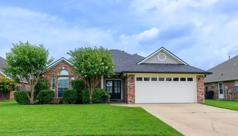 5857 Bluebonnett Dr, Bossier City, LA 71112