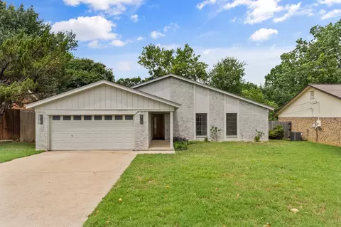 2925 Kimberly Dr, Grapevine, TX 76051