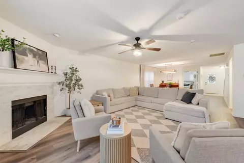 7536 Brentwood Stair Rd, Fort Worth, TX 76112
