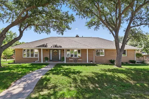 201 Stone Canyon Dr, Highland Village, TX 75077