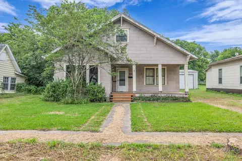 210 N Smyth St, Mart, TX 76664