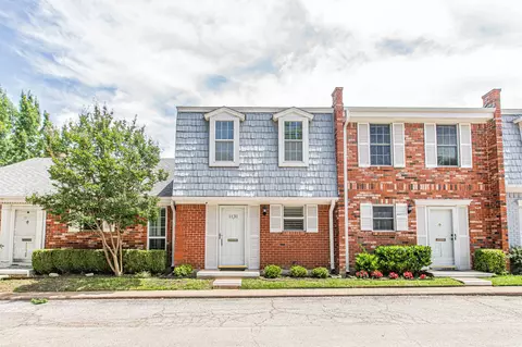 1131 Roaring Springs Rd, Fort Worth, TX 76114