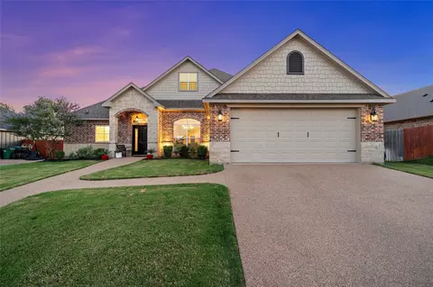 386 Cavitt Ct, Robinson, TX 76706