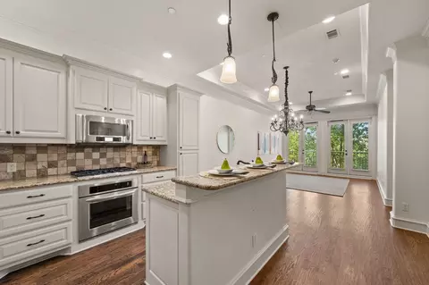 33 Main St #220, Colleyville, TX 76034
