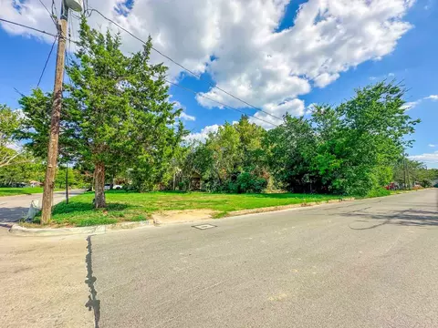 801 Bois D Arc St, Weatherford, TX 76086