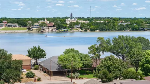 214 Bahama Ct, Granbury, TX 76048
