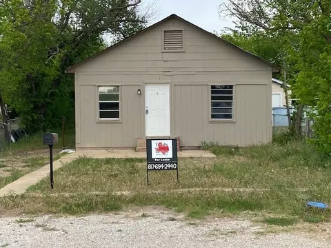 1307 8 12 St, Mineral Wells, TX 76067