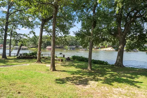 2150 Hickory St, Mabank, TX 75156