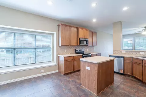7001 Bickers Dr, Rowlett, TX 75089 photo 4