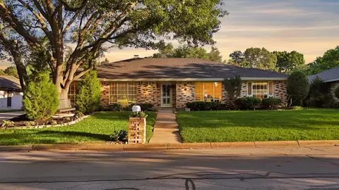 4413 Willow Way Rd, Fort Worth, TX 76133