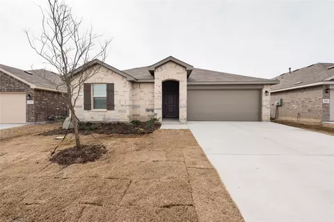 3801 Ridgeway Ln, Lantana, TX 76226