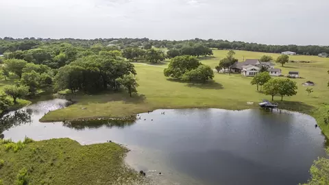 344 Clear Lake Ln, Weatherford, TX 76087
