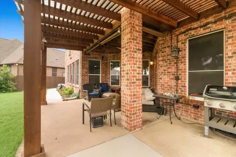 Exterior - 406 Doyle Dr, Keller, TX 76248 photo 6 of 7