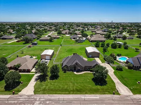 2008 Meadow Springs Dr, Haslet, TX 76052