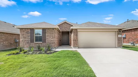 413 Lubbock Dr, Azle, TX 76020