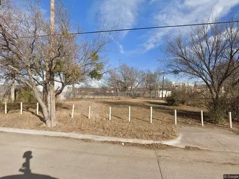 713 Exeter St, Fort Worth, TX 76104